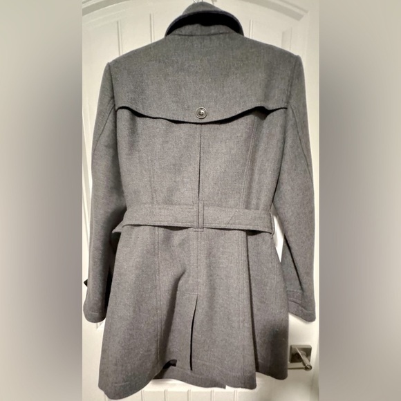 BURBERRY Daylesmoore Wool-Blend Zip-Pocket Trench Coat | US 12 | Gently Used - Picture 6 of 11